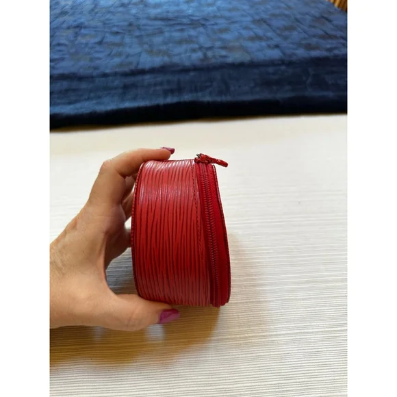 Louis Vuitton Red Epi Leather Round Cosmetic/Jewelry Case - Picture 4 of 9